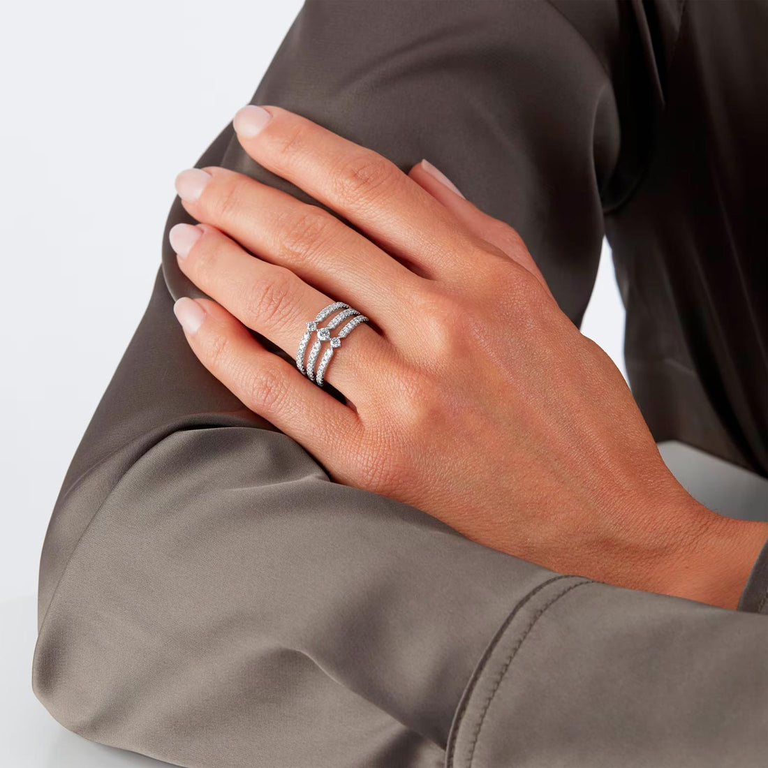 18ct White Gold 0.70ct Diamond Linear Band Ring