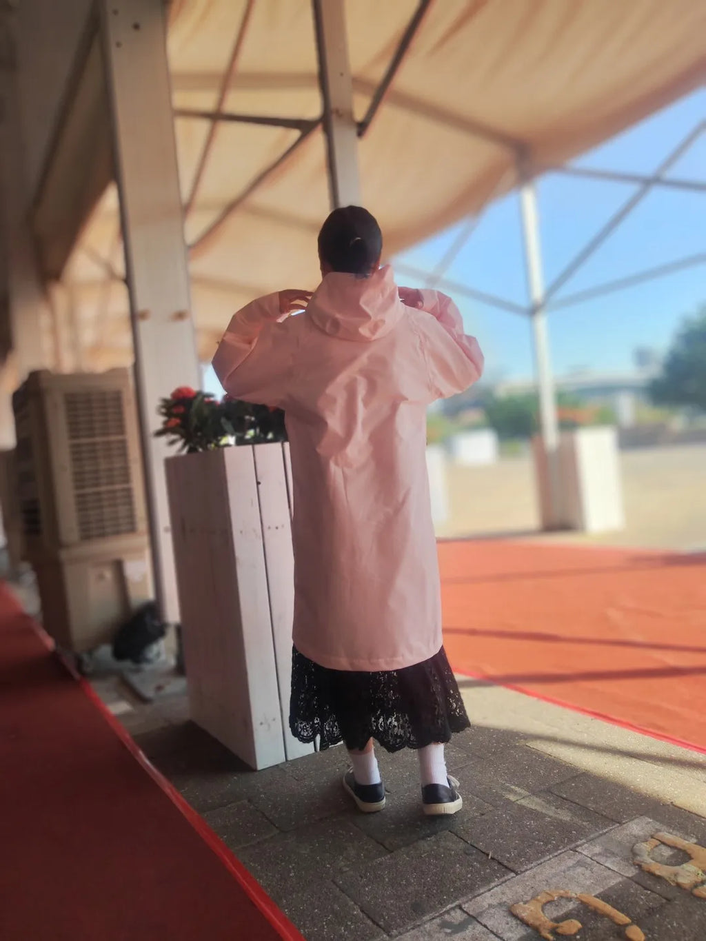 South Korea Fashion Trench Coat Custom Long Pink Waterproof Rain Poncho Breathable Lightweight Design High Windbreak Travel