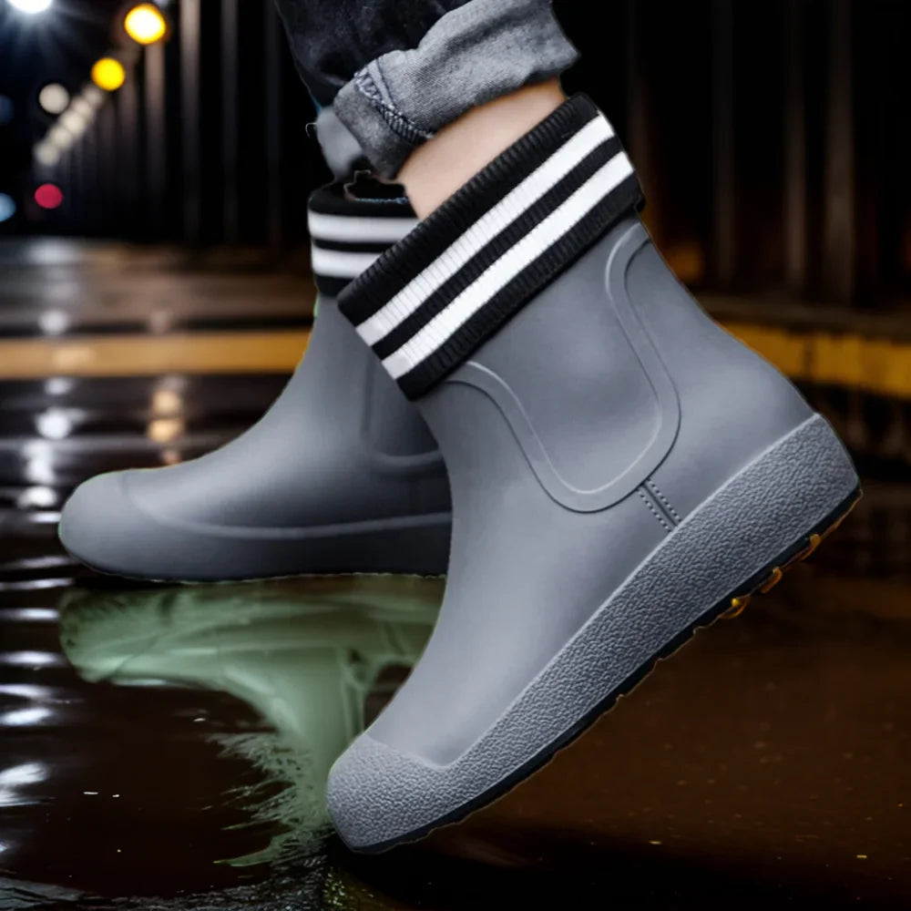 Four Seasons Thickened Bottom Work Shoes for Men and Women Short Tube Waterproof With Thermal Feature for Winter Adults