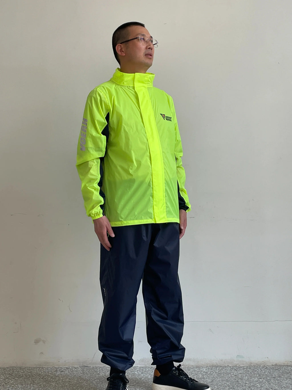 Unisex High Quality Eco-friendly Nylon Motorcycle Jacket Pants Fully Waterproof Raincoat With Zipper Closure Casual Style Bikers