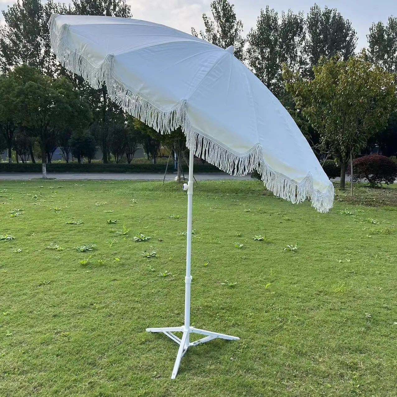 Korean Style Outdoor Large Beach Umbrella for Adults Automatic Wind Tilt With High Resistance Courtyard Beach Tassel Design Secondary image